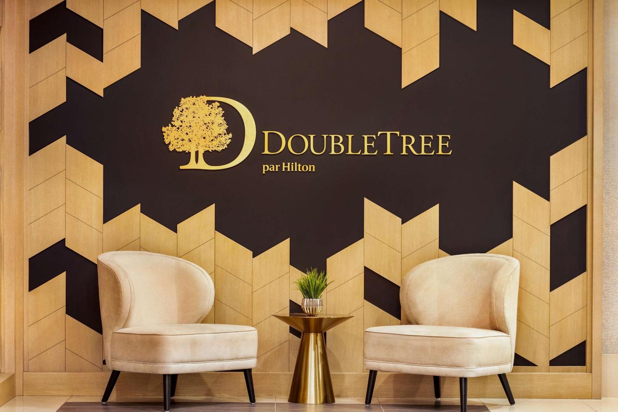 Doubletree By Hilton Pointe Claire Montreal Airport West Hotel Exterior foto